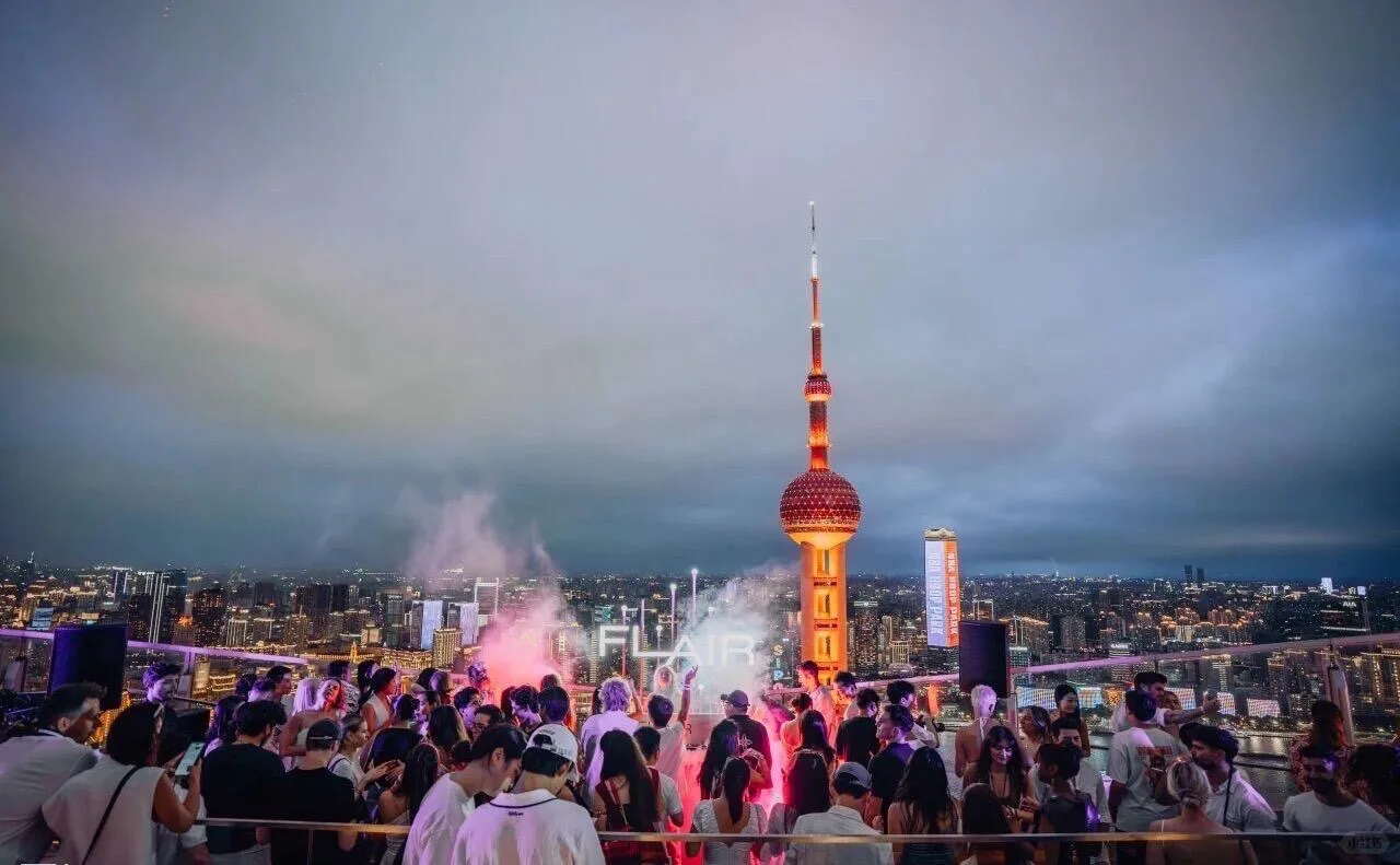 Top 5 Rooftop Bars in Shanghai: Best Views & Cocktails 2026